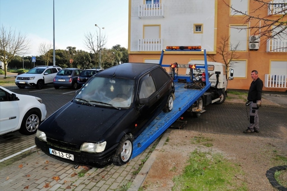 Remoção de viaturas abandonadas em Grândola