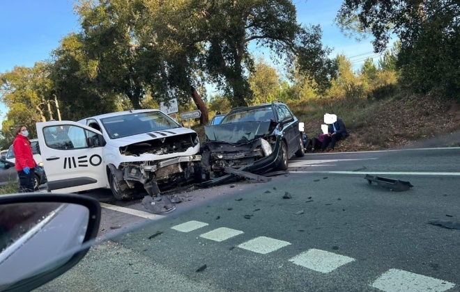Colisão frontal provoca cinco feridos junto ao HLA, em Santiago do Cacém