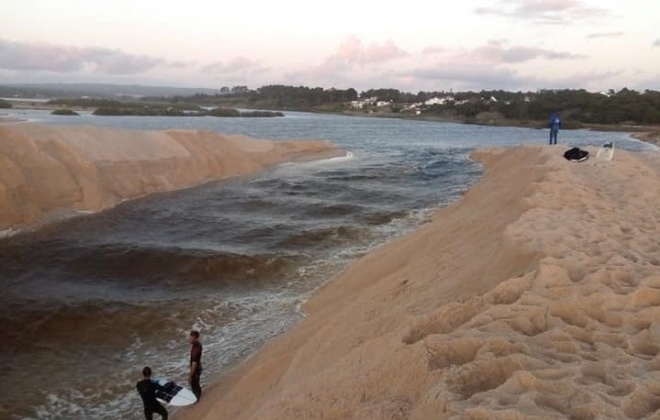 A abertura ao mar da lagoa de Melides ocorreu ontem