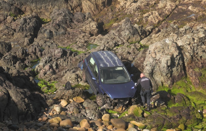 Queda de carro em falésia provoca um morto em Sines