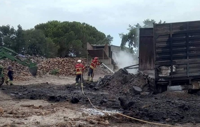 Incêndio destruiu deposito de madeira em São Domingos, Santiago do Cacém