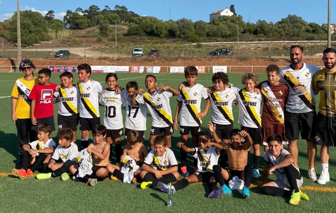 Benjamins do Vasco da Gama de Sines vencem torneio triangular