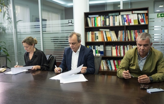 Município de Sines e Unidade Local de Saúde assinam contrato para cedência de terreno para polo de saúde de Porto Covo