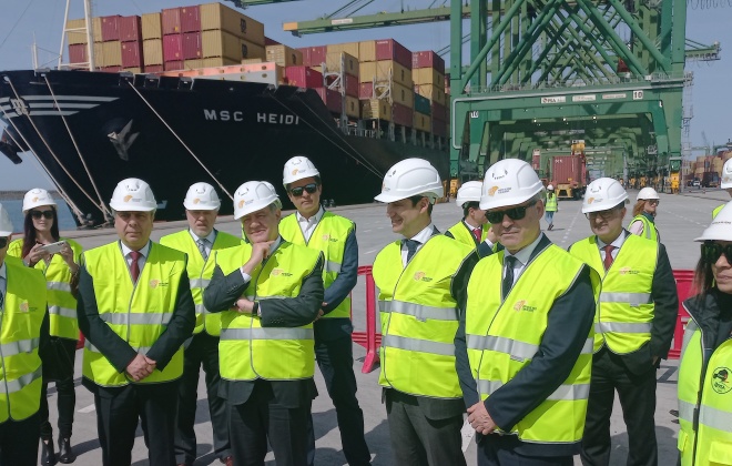 Porto de Sines recebe visita dos Ministros das Infraestruturas e da Economia e do Mar
