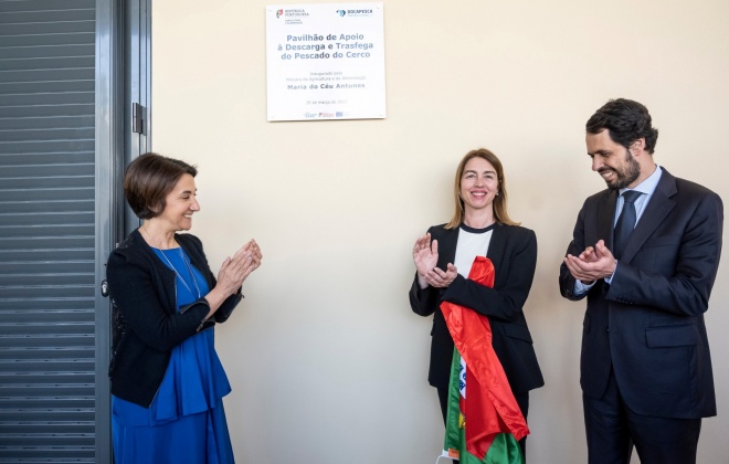 Docapesca inaugurou pavilhão de Apoio à Descarga e Trasfega do Pescado do Cerco em Sines