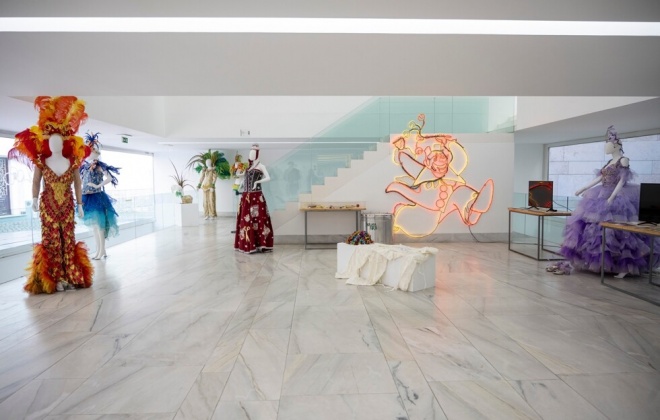Centro de Artes de Sines tem patente uma exposição sobre o Carnaval de Sines