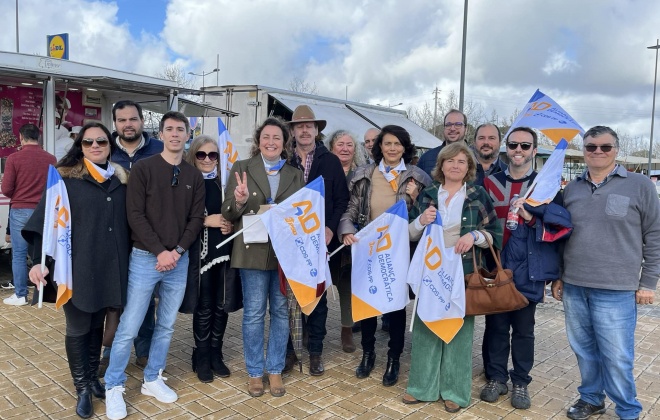 Teresa Morais candidata da AD esteve na segunda-feira em Grândola
