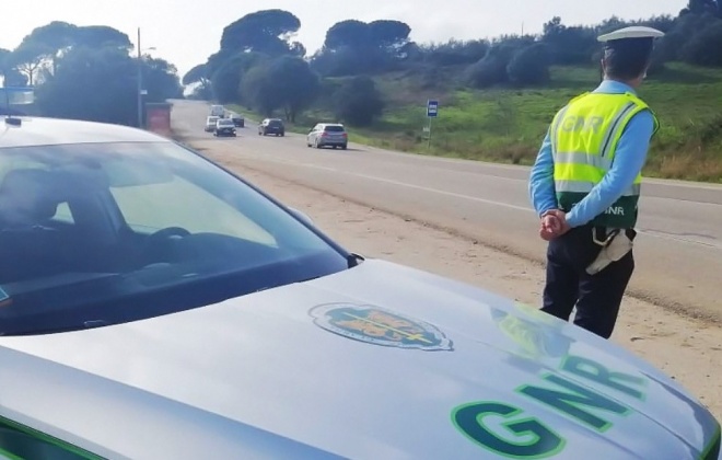 GNR nas estradas para fiscalizar uso de cinto, capacete e cadeiras de crianças