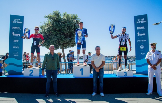 Tomás Teixeira e Ana Ramos venceram na estreia do Sines Triathlon