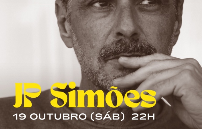 O músico JP Simões atua neste sábado em São Teotónio