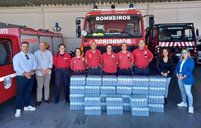 Rotary Club de Sines ofereceu 960 garrafas de água aos Bombeiros de Santo André