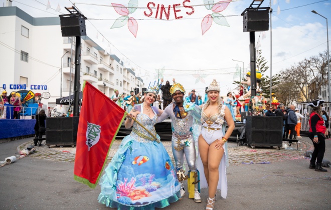 Carnaval de Sines encerra esta noite com o Enterro do Entrudo