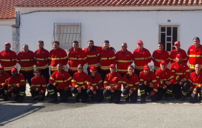 Bombeiros do Litoral Alentejano estão de regresso a casa depois de 24 horas no Alandroal