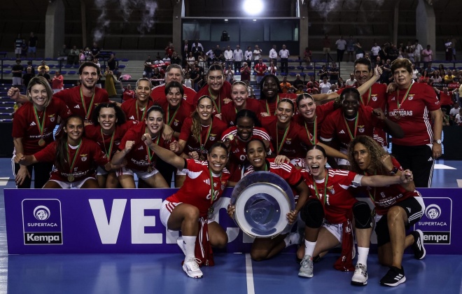 Benfica vence Madeira SAD em Sines e conquista Supertaça feminina de andebol