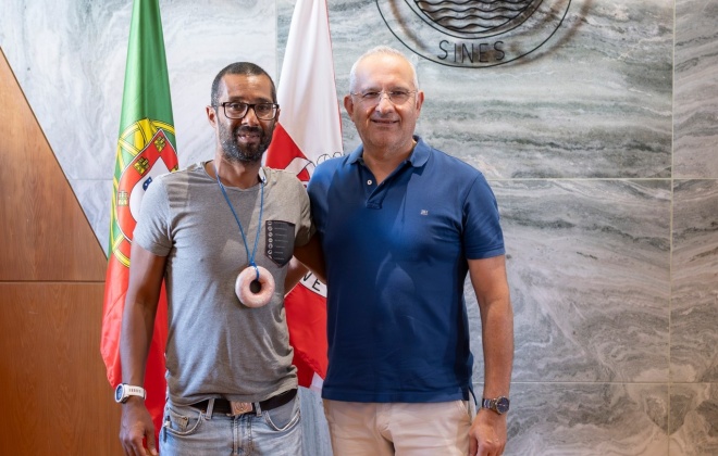 Surfista Camilo Abdula recebido na Câmara Municipal de Sines