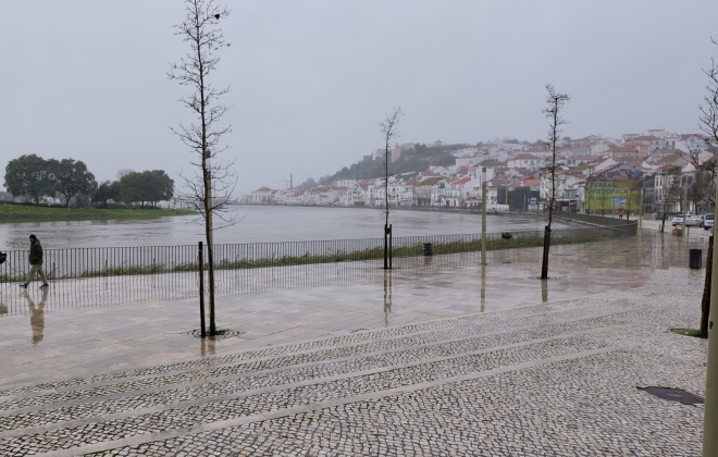 Depressão Marta provoca inundações e agitação marítima no Litoral Alentejano