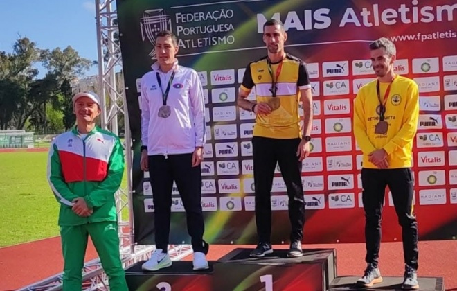 Carlos Papacinza sagrou-se campeão nacional nos 1500 e 3000 metros