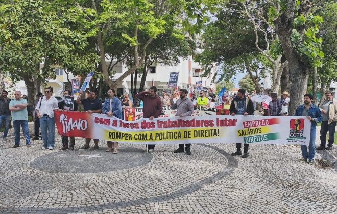 1.º Maio levou dezenas de trabalhadores às ruas da cidade de Sines (com áudio)