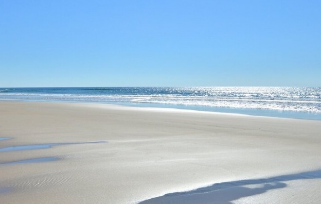 Câmara de Sines coloca contentores sanitários nas praias de Morgavel e Pequena de Porto Covo