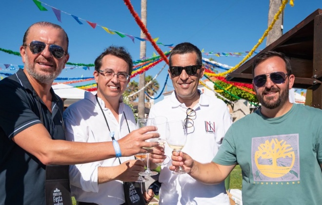 Festa do Vinho dinamiza Porto Covo e promove uma tarde de convívio