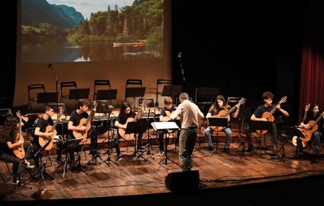 Ensemble de Guitarras da Escola Municipal de Música de  Santiago do Cacém apresenta-se em concerto no Cercal do Alentejo