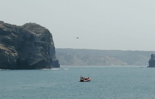Meios aéreos e marítimos mobilizados nas buscas por praticante de 'paddle' em Aljezur